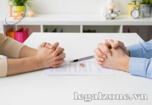 ly hôn có cần thuê luật sư không